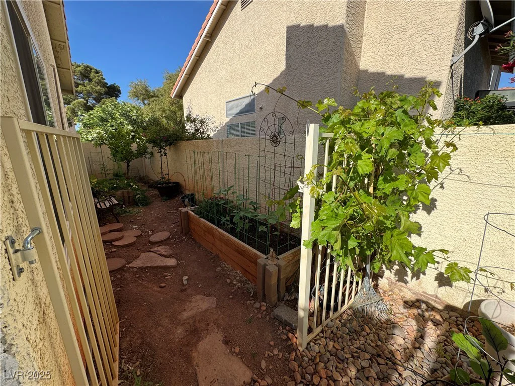 2807 Camelback, Henderson, NV 89074