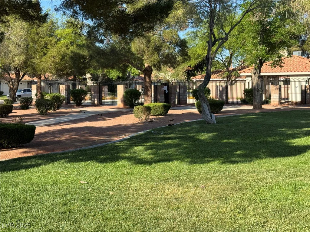 2807 Camelback, Henderson, NV 89074