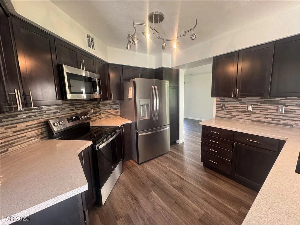 2807 Camelback, Henderson, NV 89074