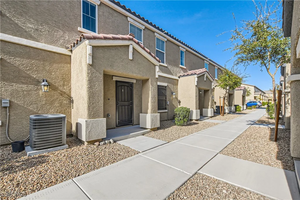 4602 Ingleton, Las Vegas, NV 89115