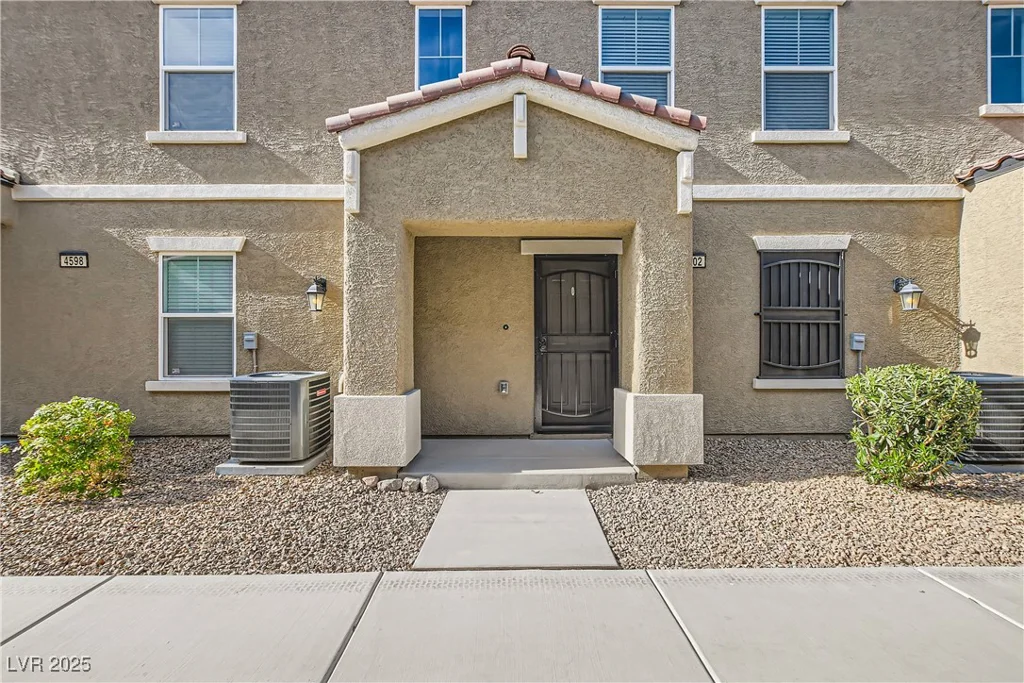 4602 Ingleton, Las Vegas, NV 89115