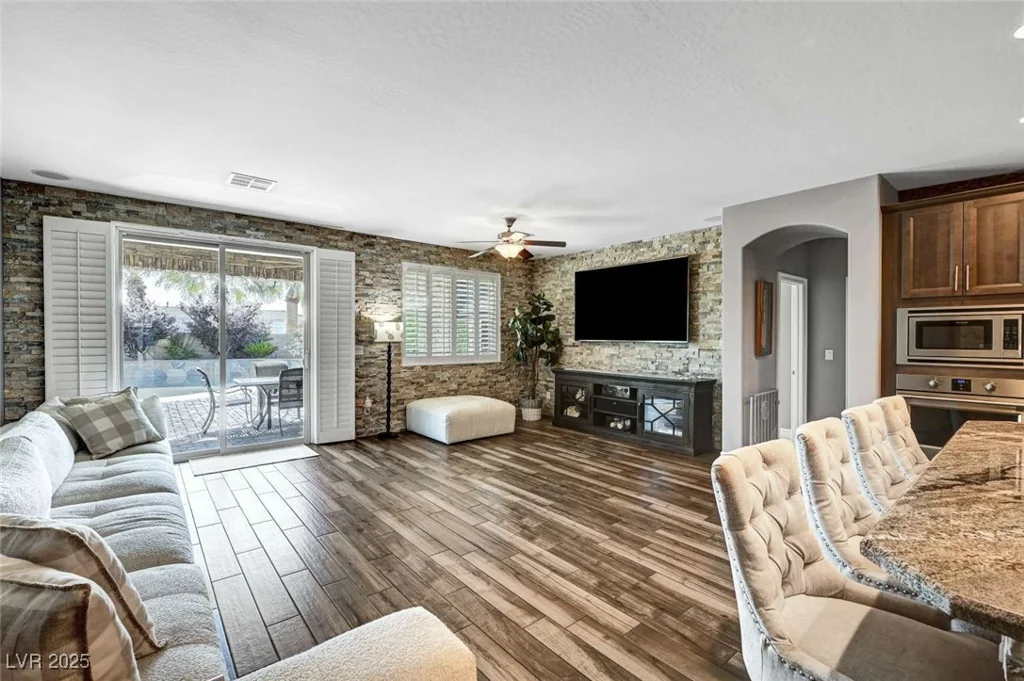 7360 Southern Magnolia, Las Vegas, NV 89149