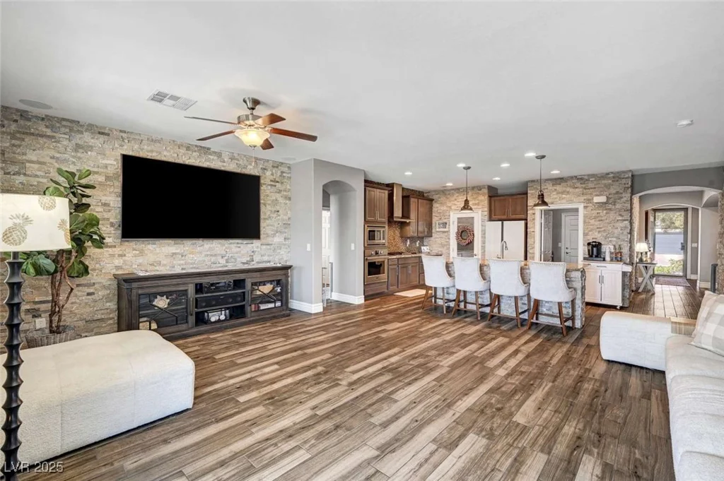 7360 Southern Magnolia, Las Vegas, NV 89149