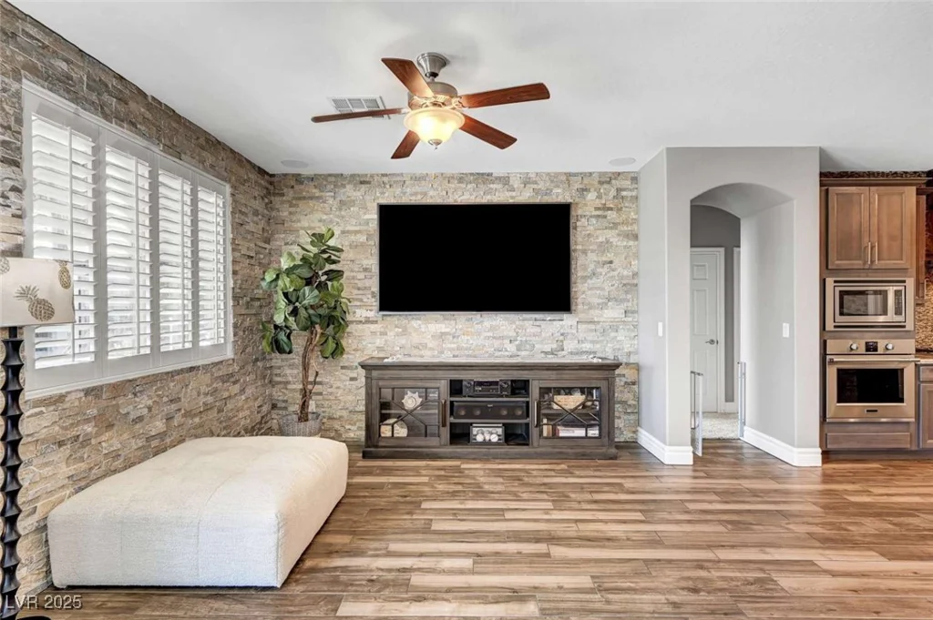 7360 Southern Magnolia, Las Vegas, NV 89149