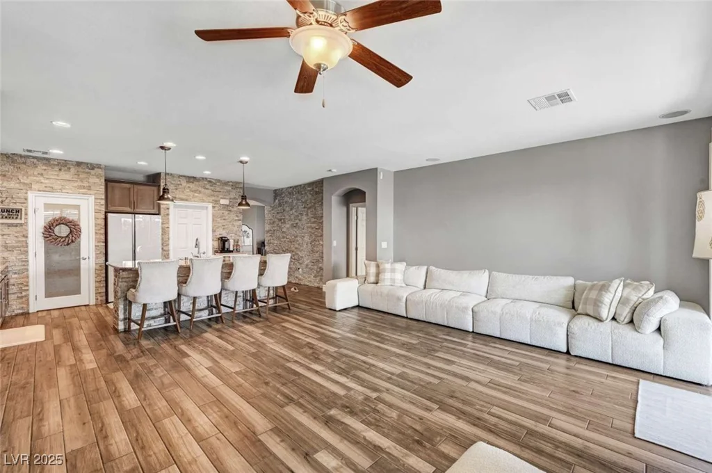 7360 Southern Magnolia, Las Vegas, NV 89149