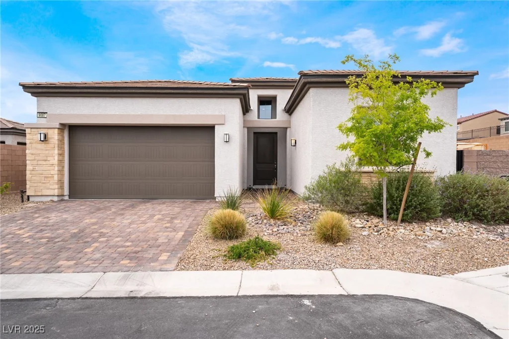 9087 Golden Crow, Las Vegas, NV 89148