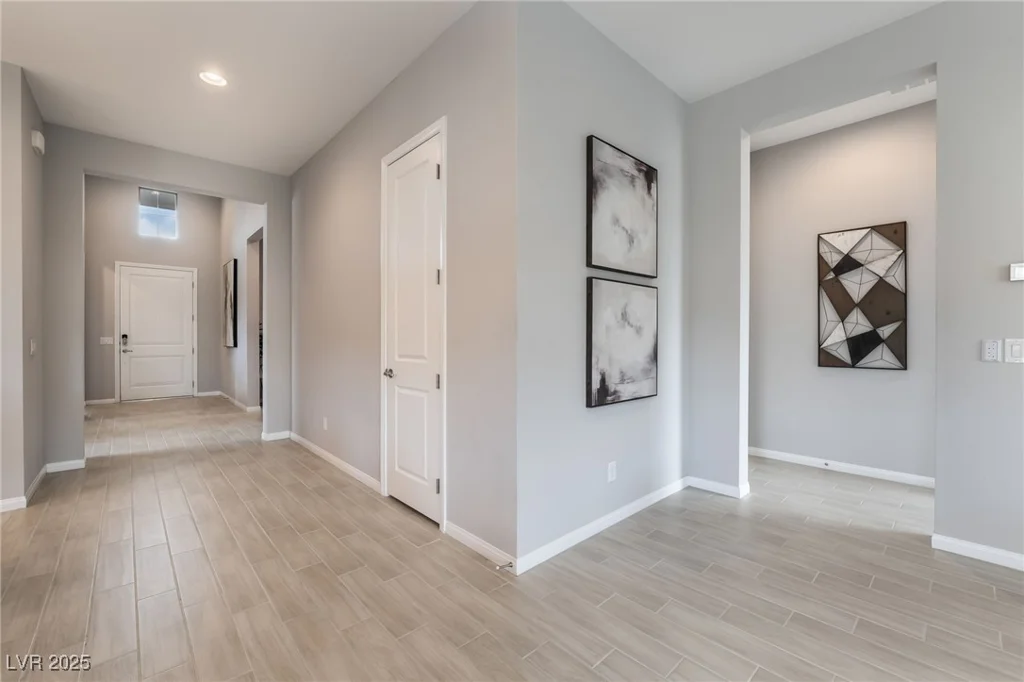 9087 Golden Crow, Las Vegas, NV 89148