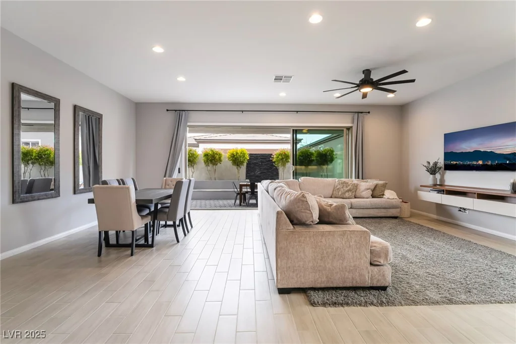9087 Golden Crow, Las Vegas, NV 89148