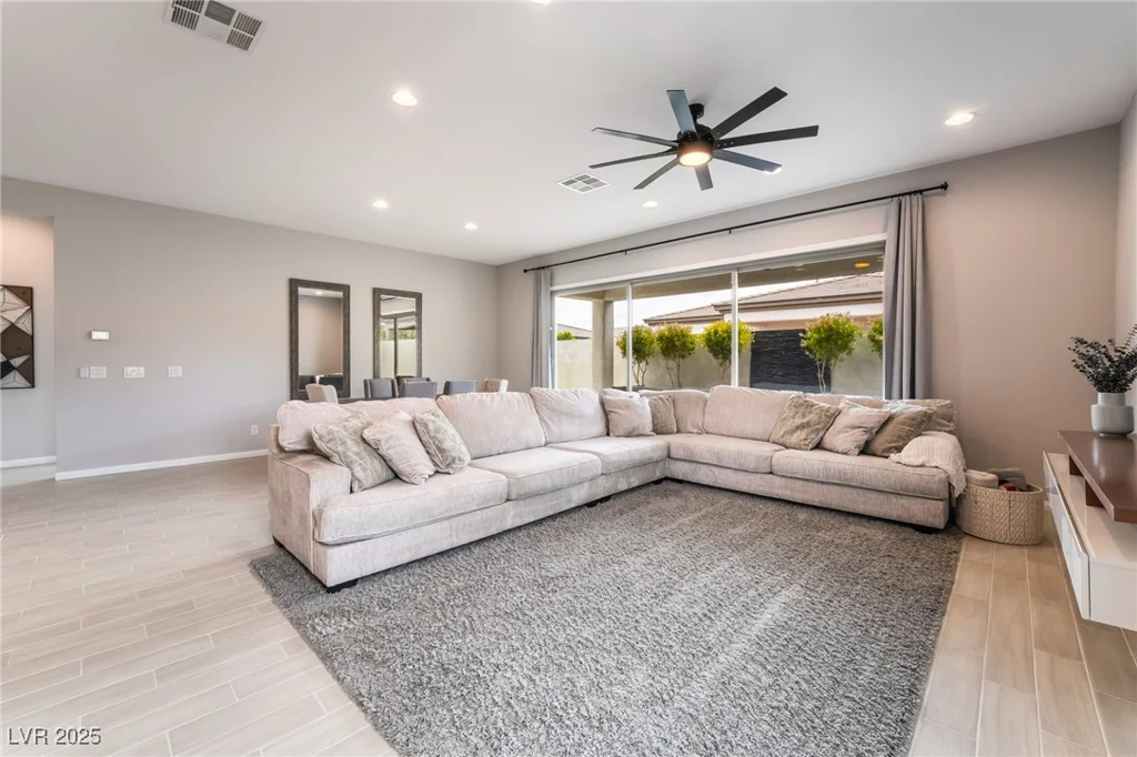 9087 Golden Crow, Las Vegas, NV 89148