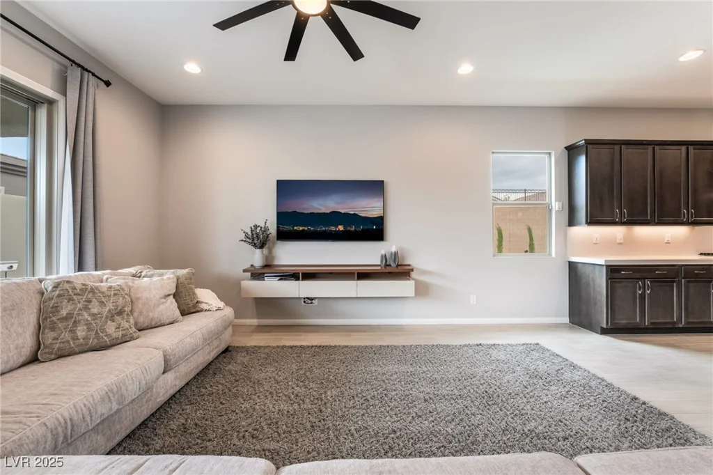 9087 Golden Crow, Las Vegas, NV 89148