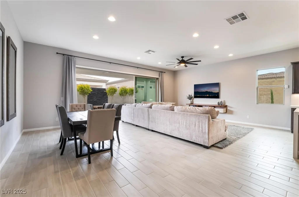 9087 Golden Crow, Las Vegas, NV 89148