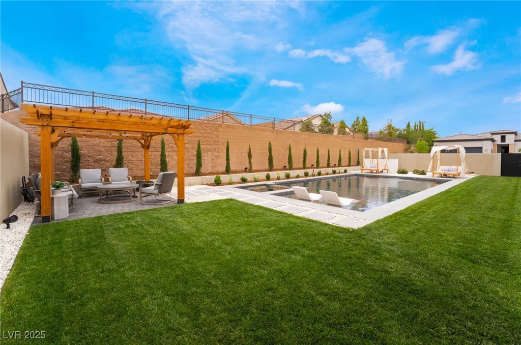 9087 Golden Crow, Las Vegas, NV 89148