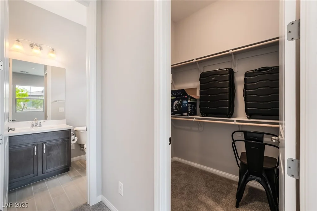 9087 Golden Crow, Las Vegas, NV 89148