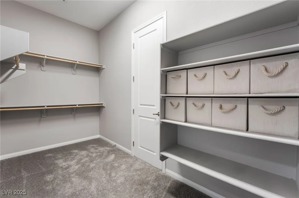 9087 Golden Crow, Las Vegas, NV 89148