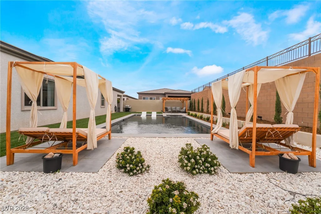 9087 Golden Crow, Las Vegas, NV 89148