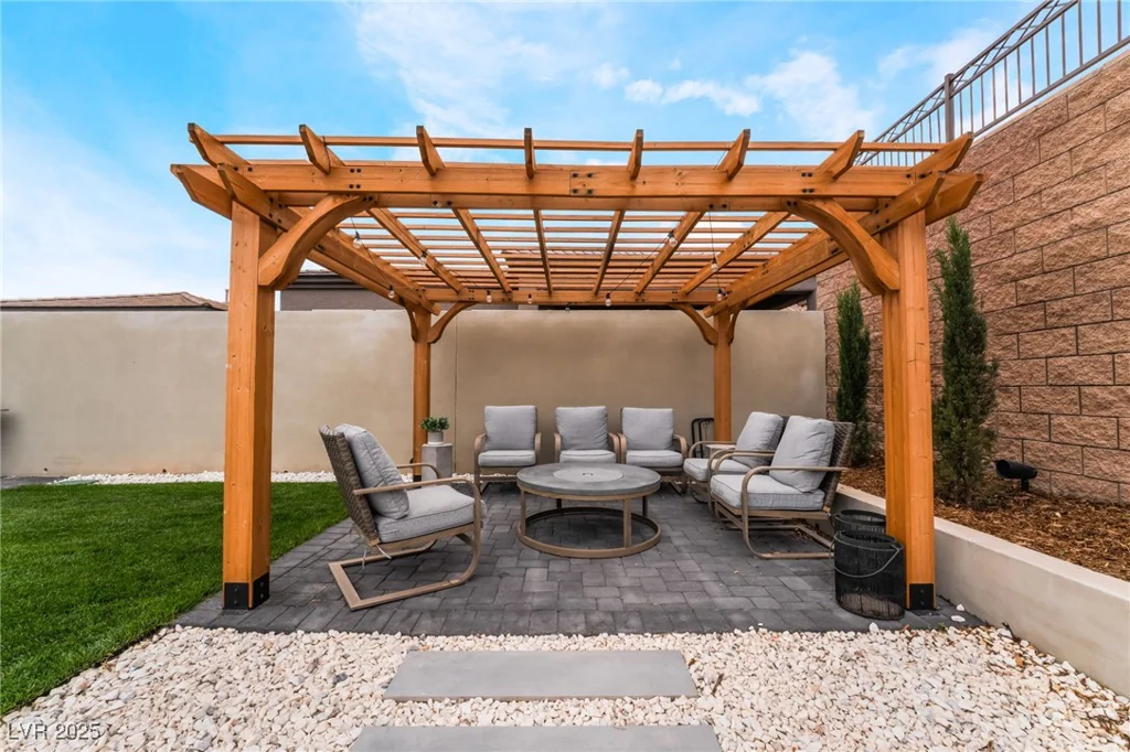 9087 Golden Crow, Las Vegas, NV 89148