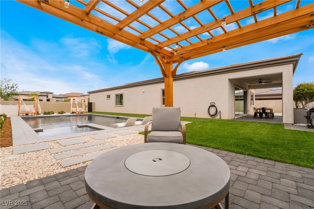 9087 Golden Crow, Las Vegas, NV 89148