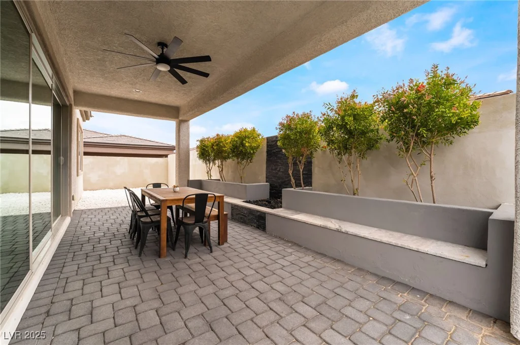 9087 Golden Crow, Las Vegas, NV 89148