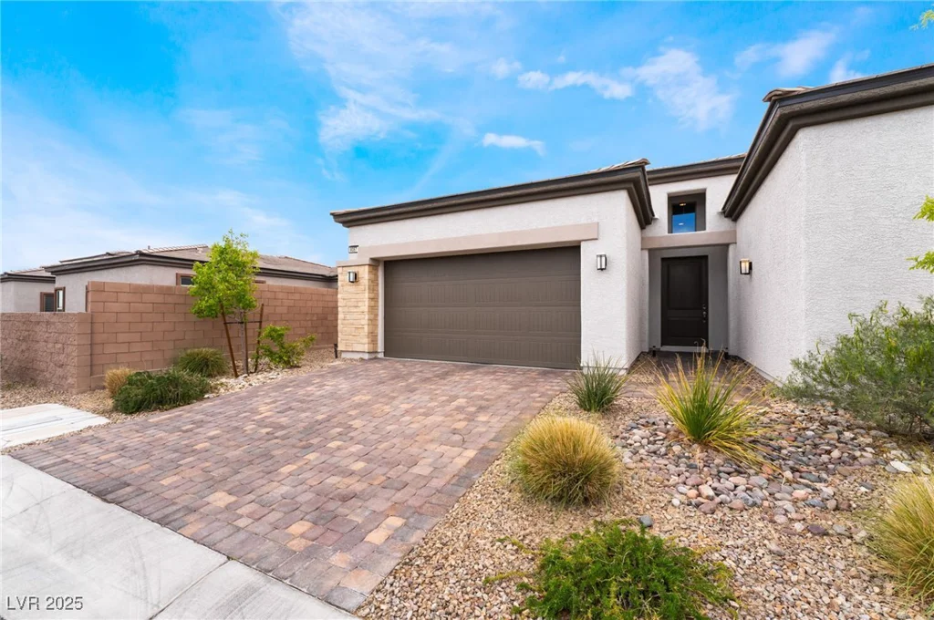 9087 Golden Crow, Las Vegas, NV 89148