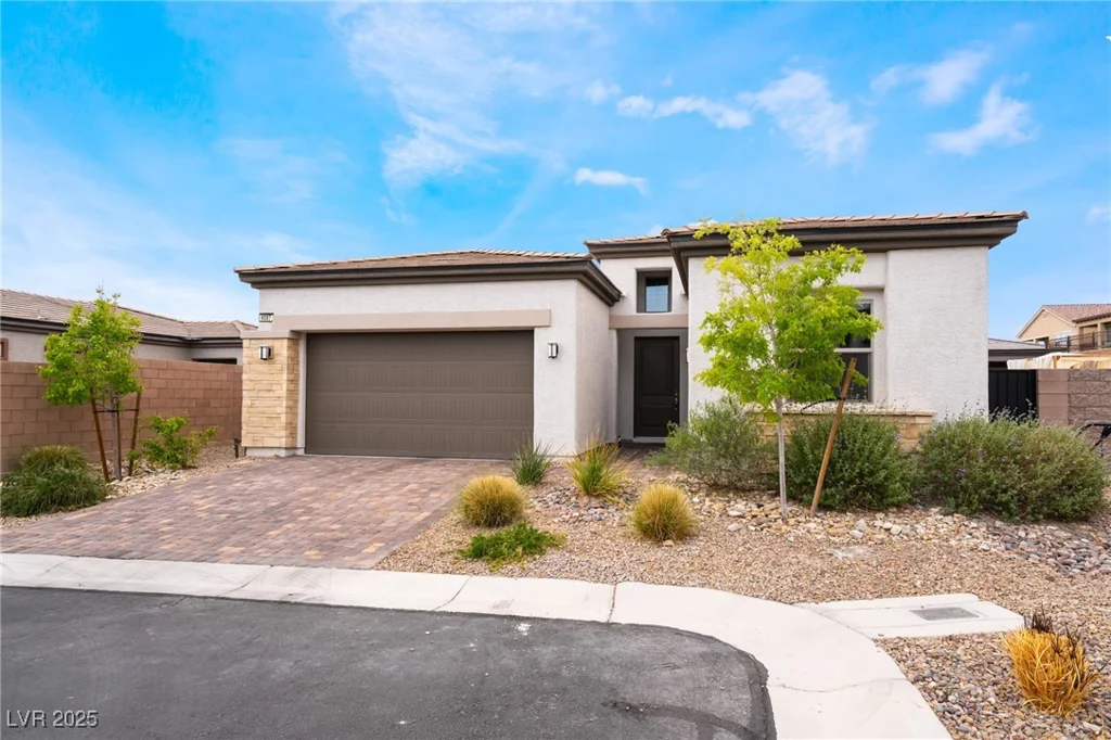 9087 Golden Crow, Las Vegas, NV 89148