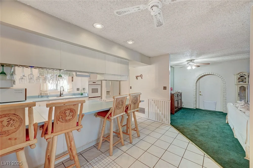 2325 Sombrero, Las Vegas, NV 89169