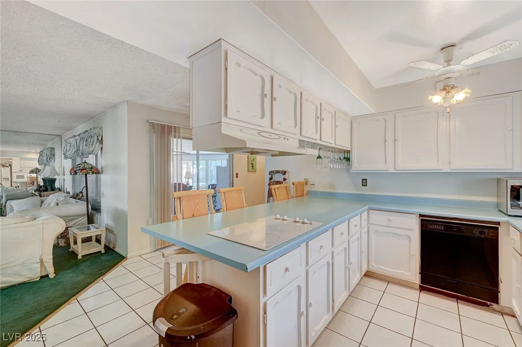 2325 Sombrero, Las Vegas, NV 89169