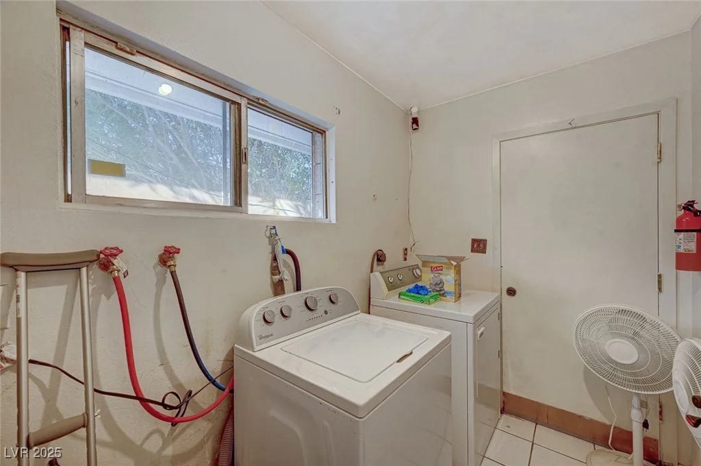 2325 Sombrero, Las Vegas, NV 89169