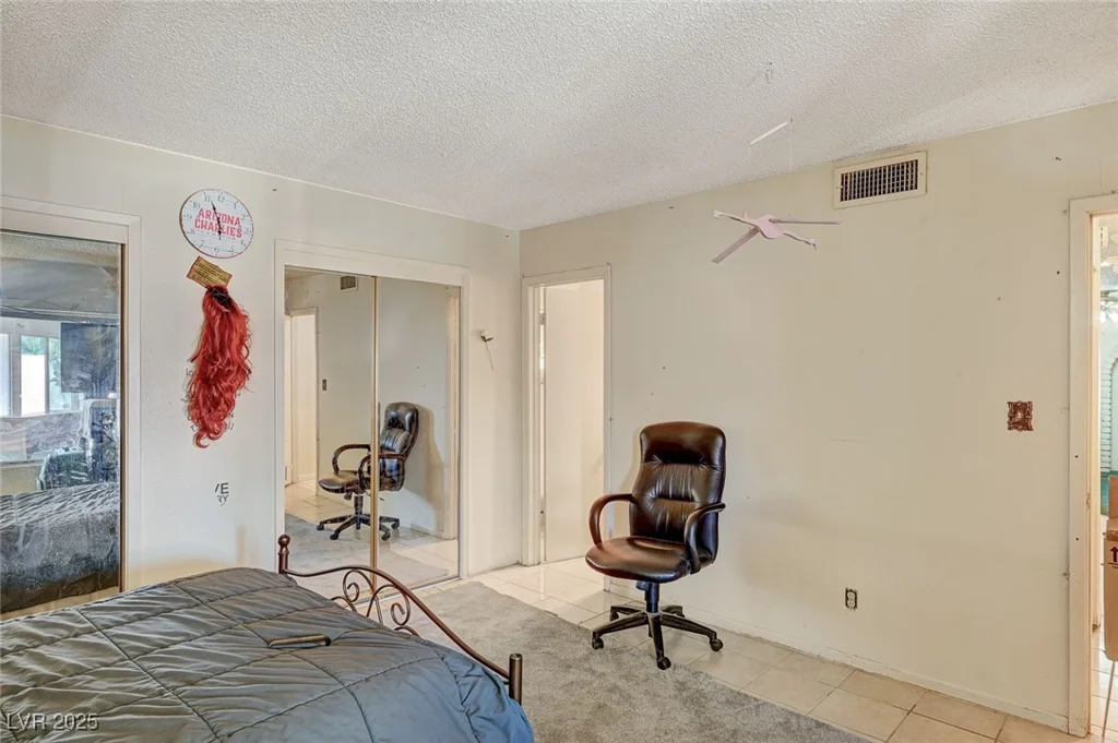 2325 Sombrero, Las Vegas, NV 89169