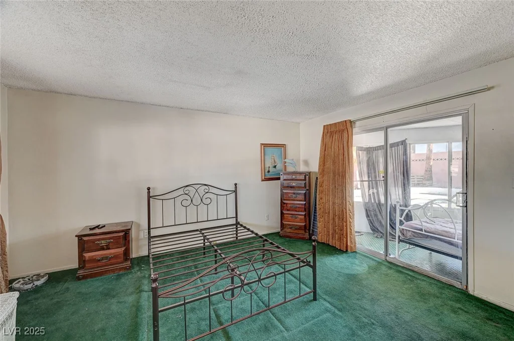 2325 Sombrero, Las Vegas, NV 89169