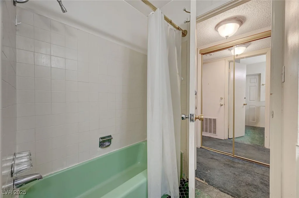 2325 Sombrero, Las Vegas, NV 89169
