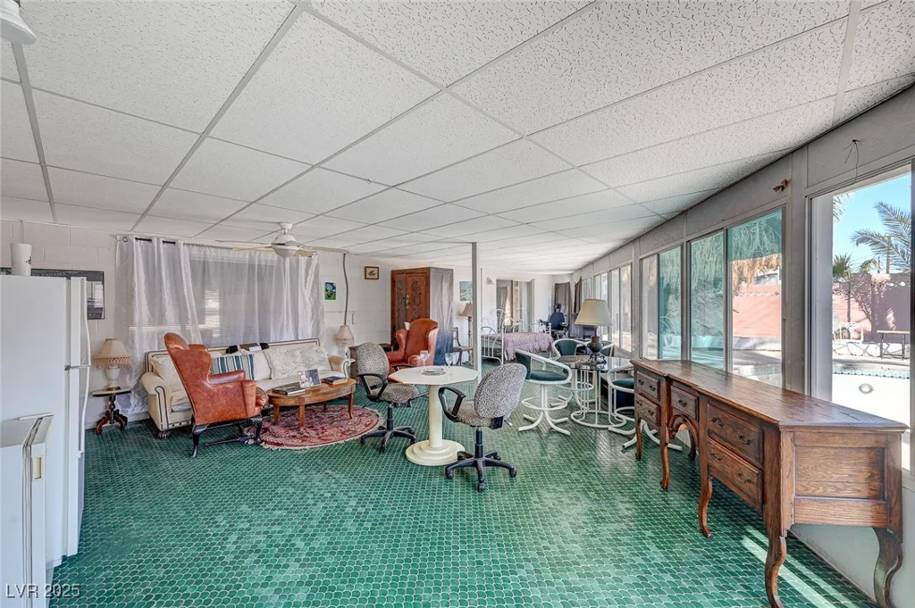 2325 Sombrero, Las Vegas, NV 89169