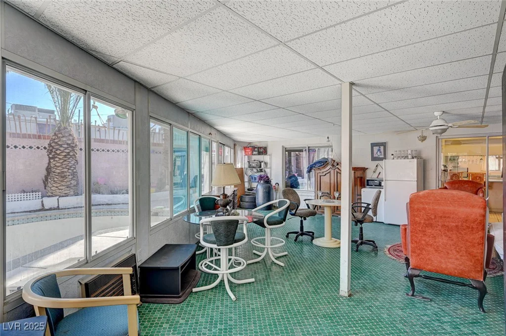 2325 Sombrero, Las Vegas, NV 89169