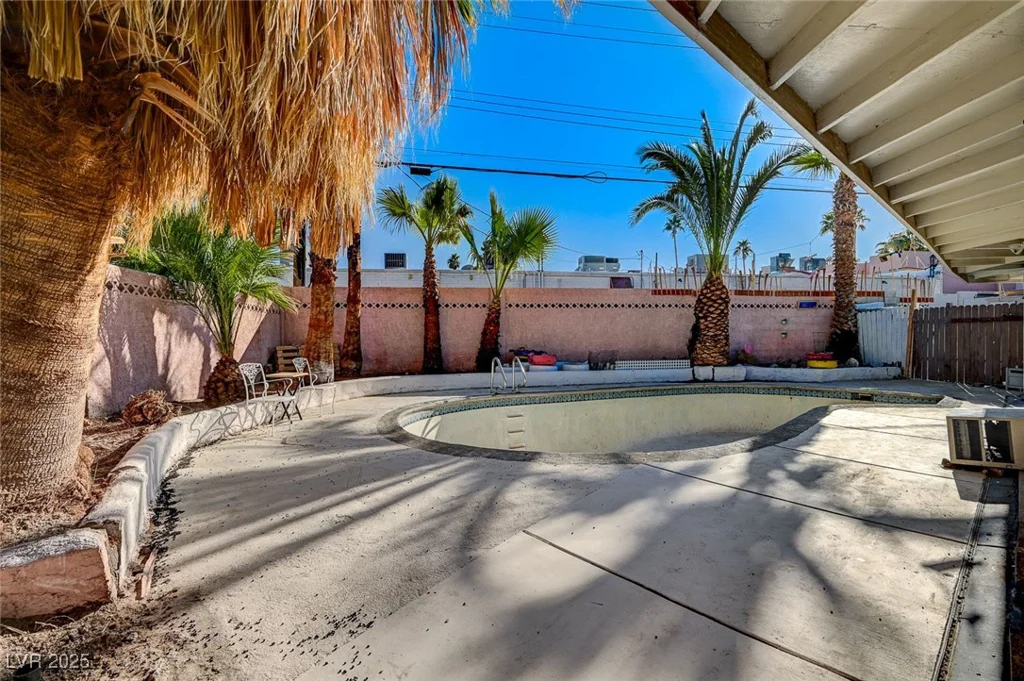 2325 Sombrero, Las Vegas, NV 89169