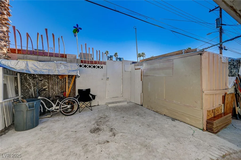 2325 Sombrero, Las Vegas, NV 89169