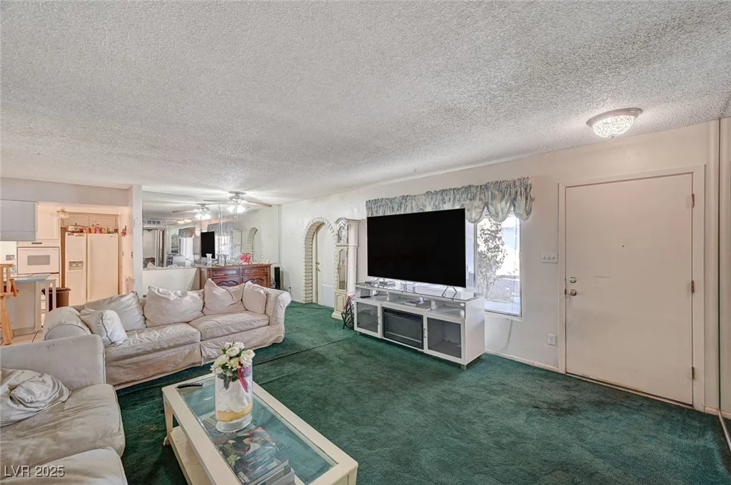 2325 Sombrero, Las Vegas, NV 89169