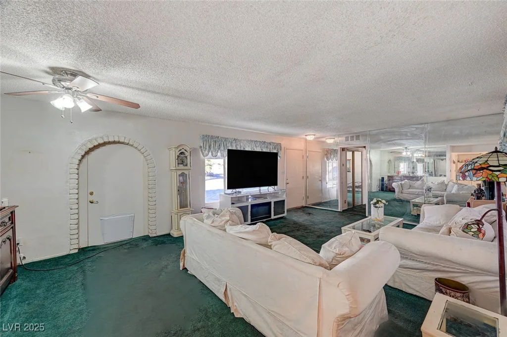 2325 Sombrero, Las Vegas, NV 89169
