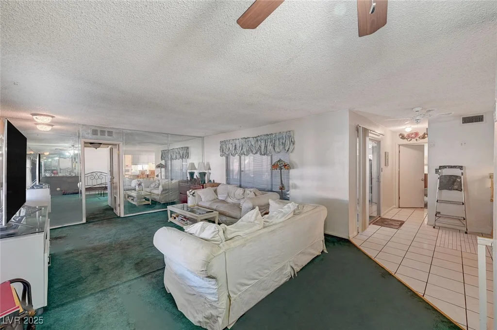 2325 Sombrero, Las Vegas, NV 89169