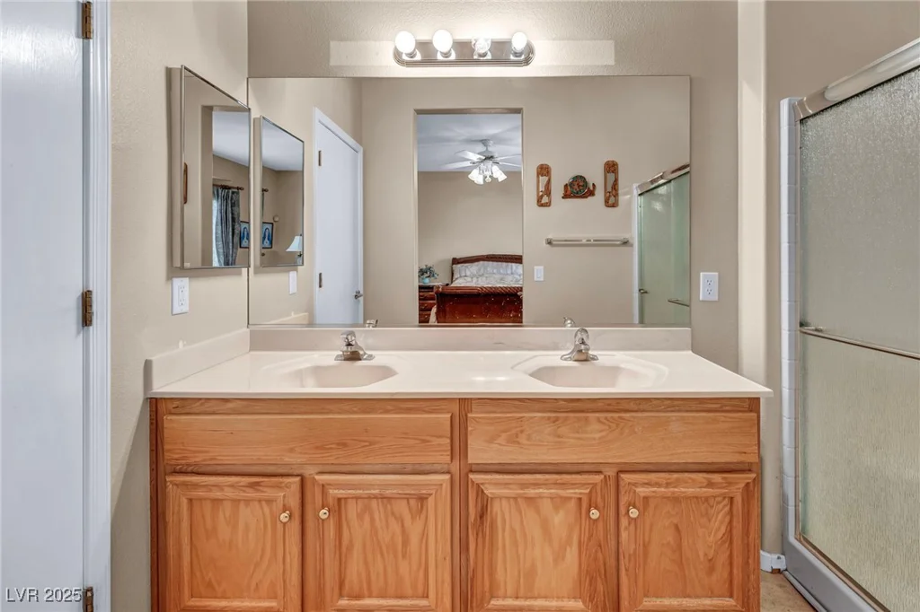 2571 Thatcher, Henderson, NV 89052