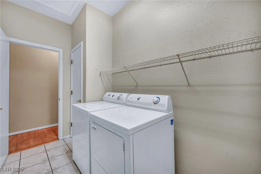 2571 Thatcher, Henderson, NV 89052