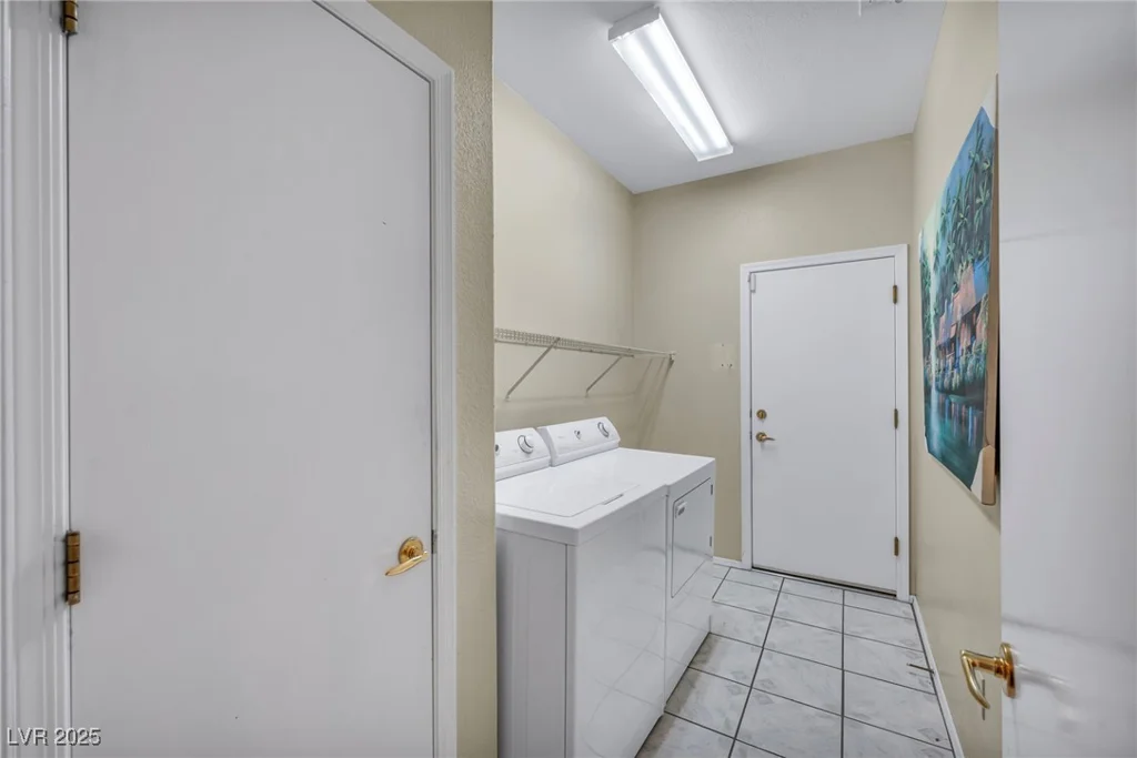 2571 Thatcher, Henderson, NV 89052