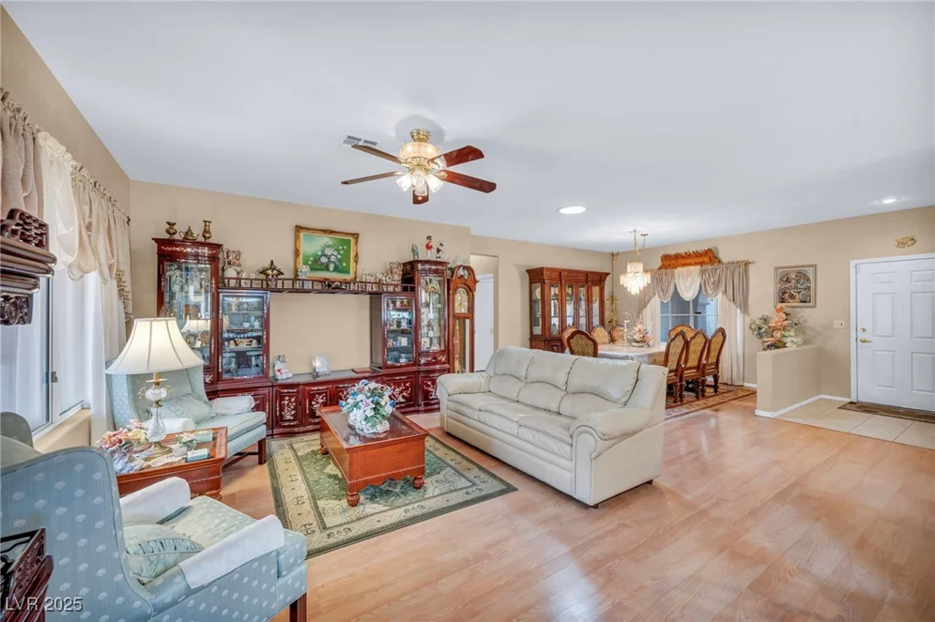 2571 Thatcher, Henderson, NV 89052