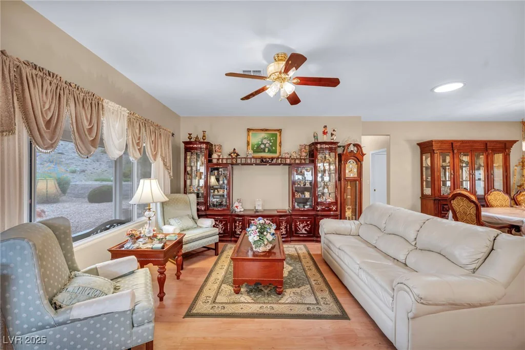 2571 Thatcher, Henderson, NV 89052