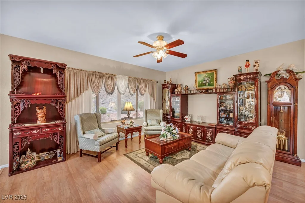2571 Thatcher, Henderson, NV 89052