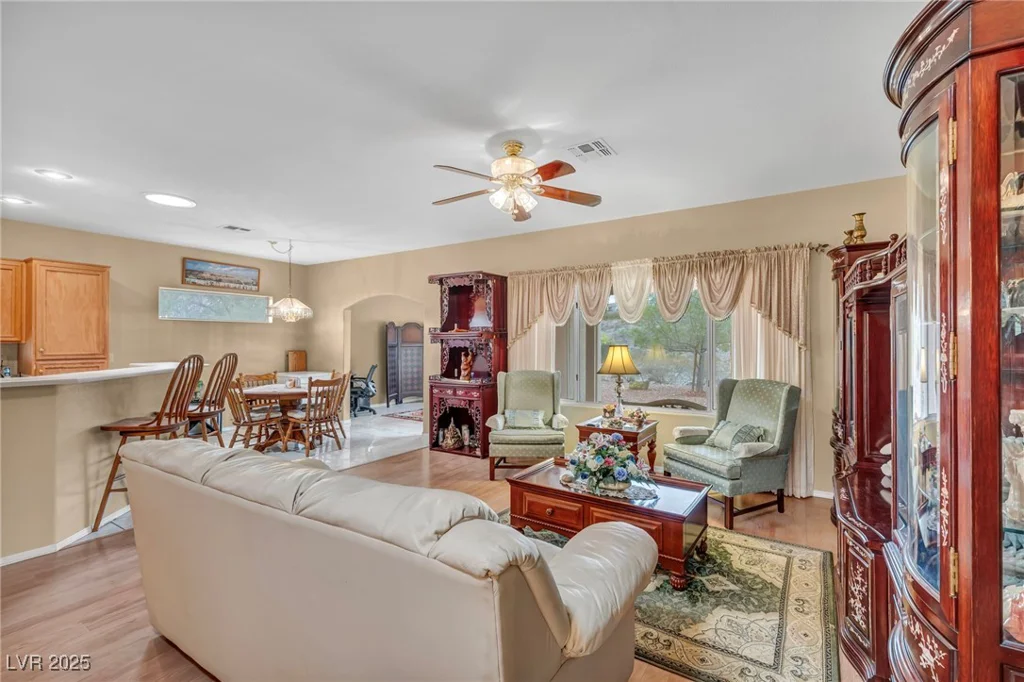 2571 Thatcher, Henderson, NV 89052