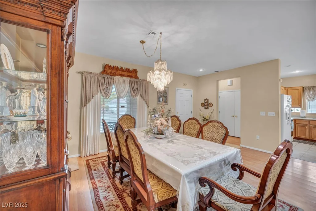2571 Thatcher, Henderson, NV 89052