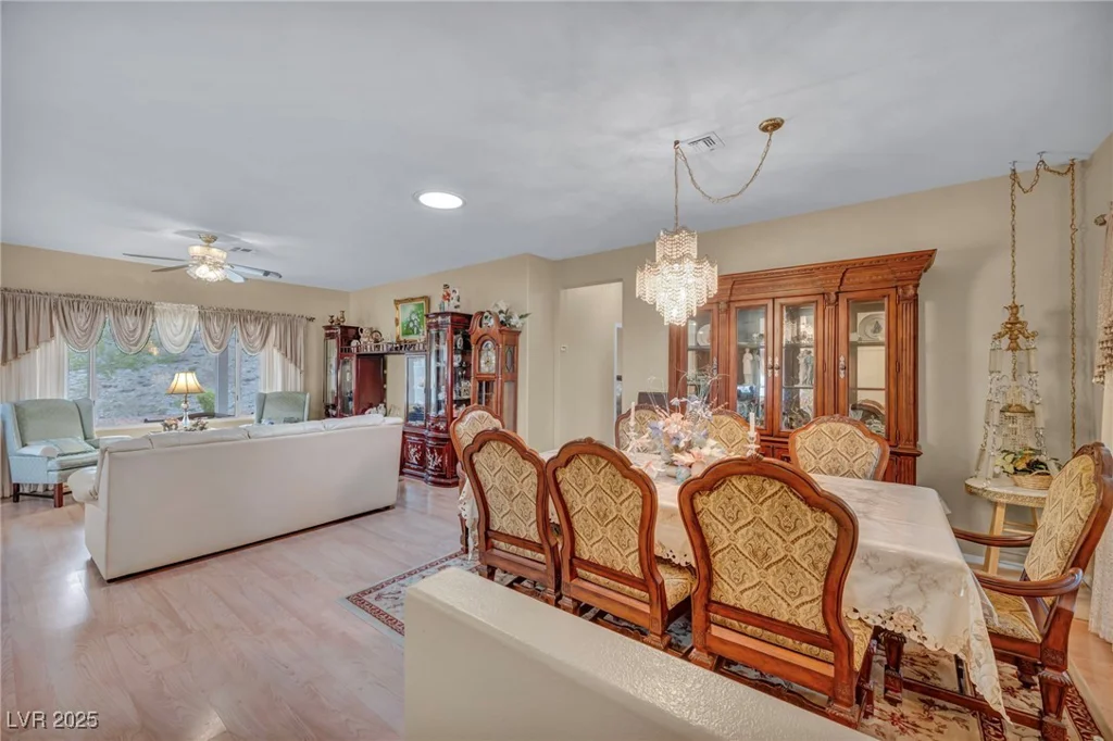 2571 Thatcher, Henderson, NV 89052