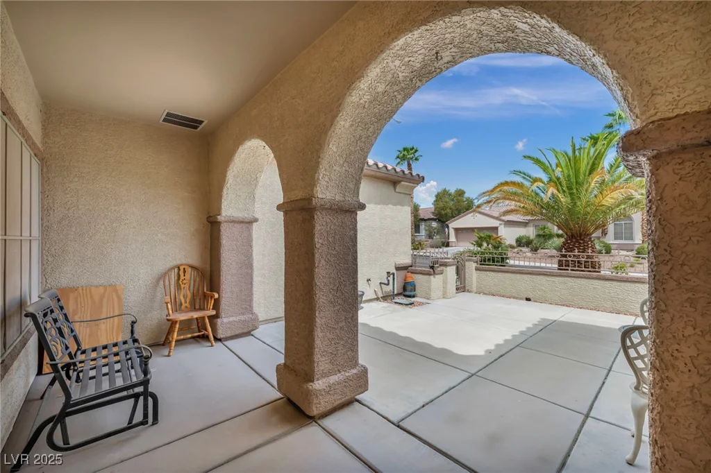 2571 Thatcher, Henderson, NV 89052