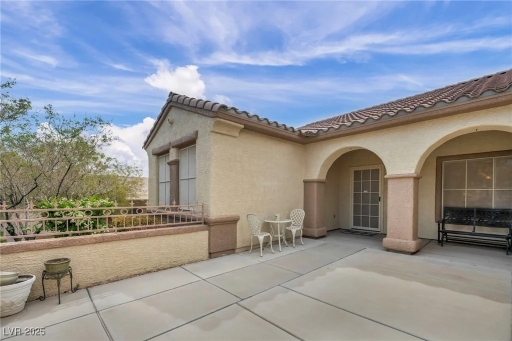 2571 Thatcher, Henderson, NV 89052