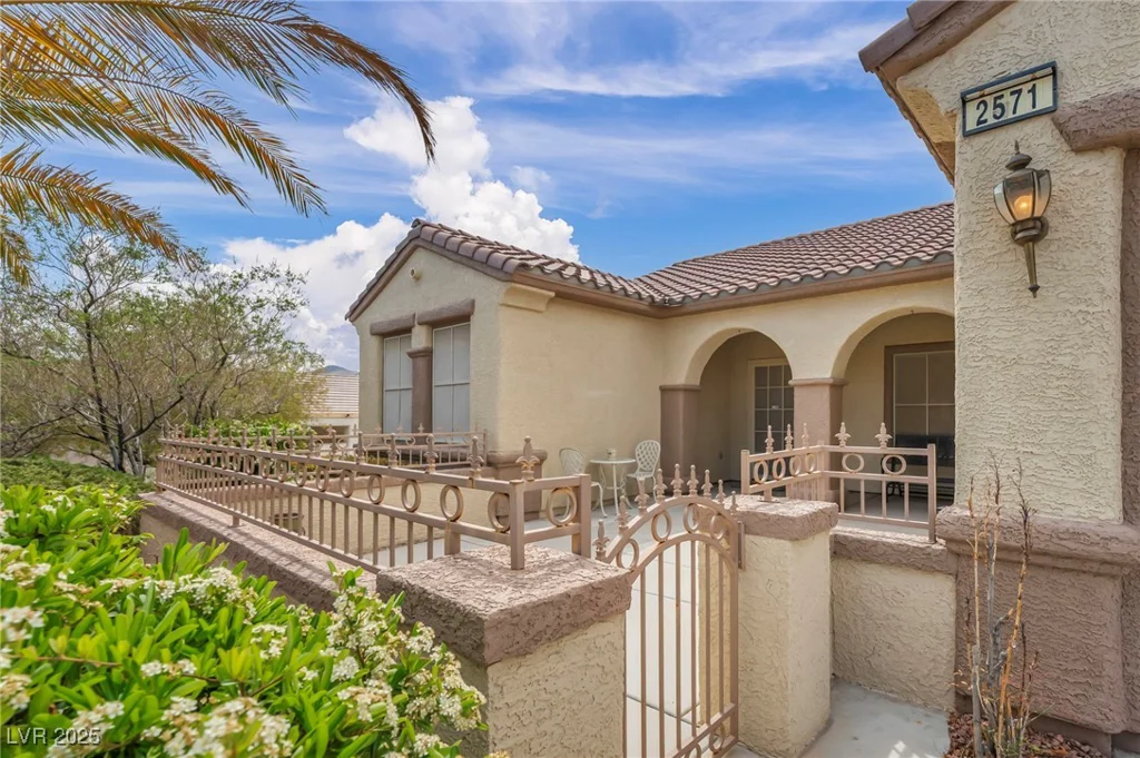 2571 Thatcher, Henderson, NV 89052