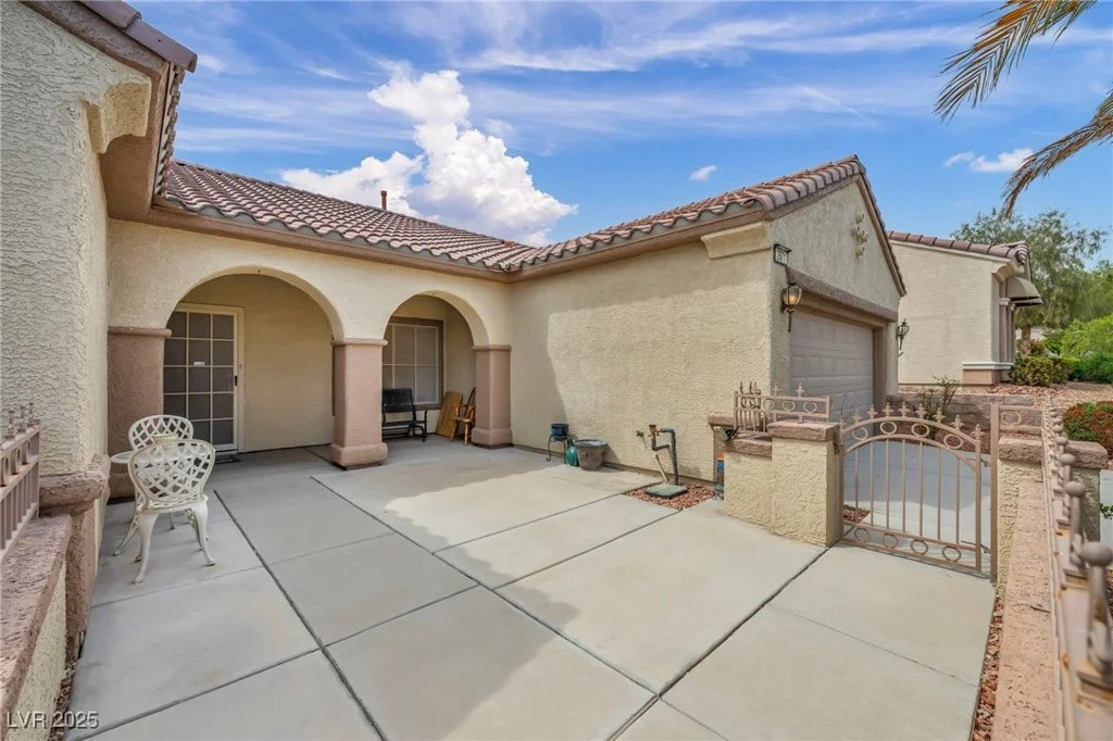 2571 Thatcher, Henderson, NV 89052